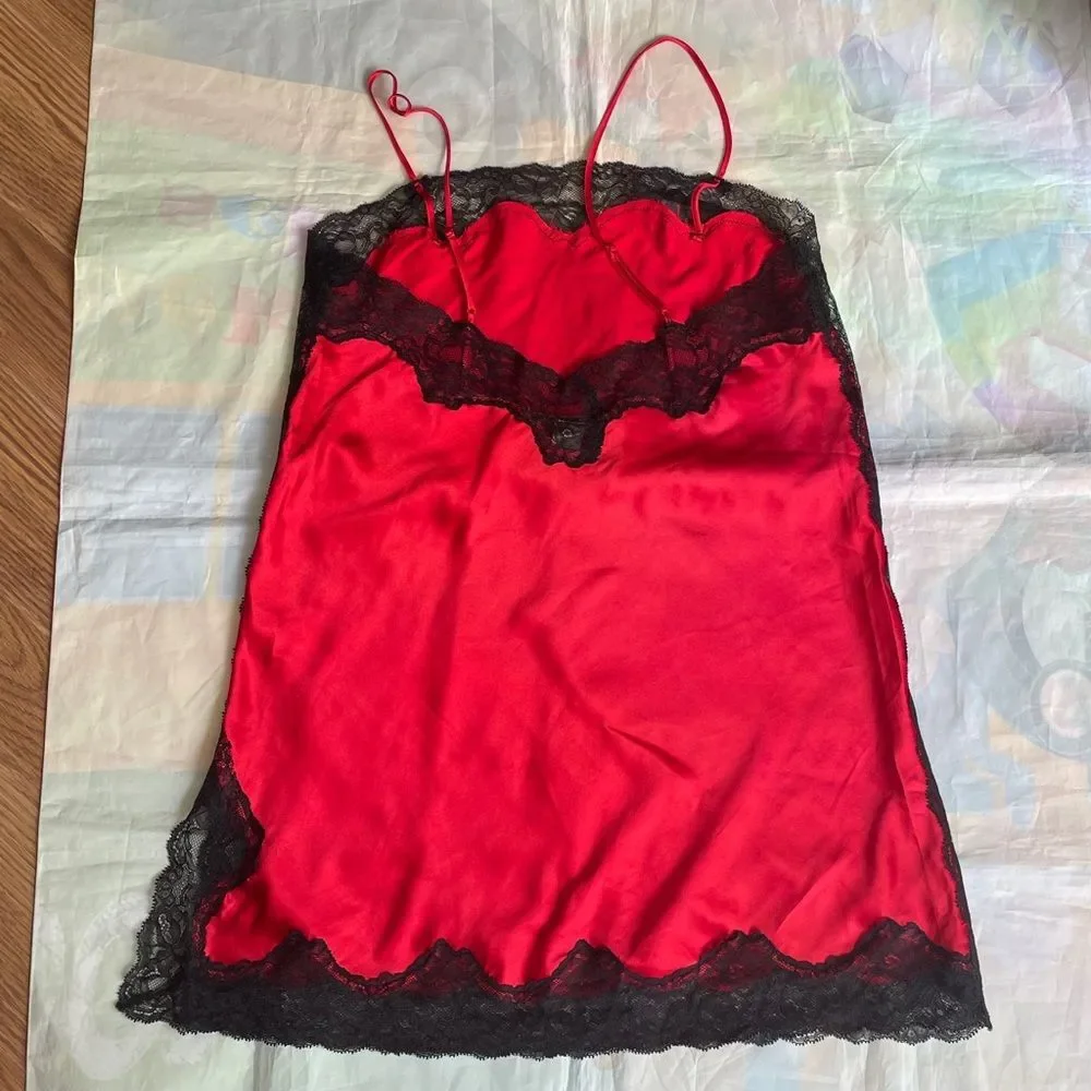 VTG Victorias Secret Silver Lable Red Satin Lace Trim Slip Elegant Nightwear M